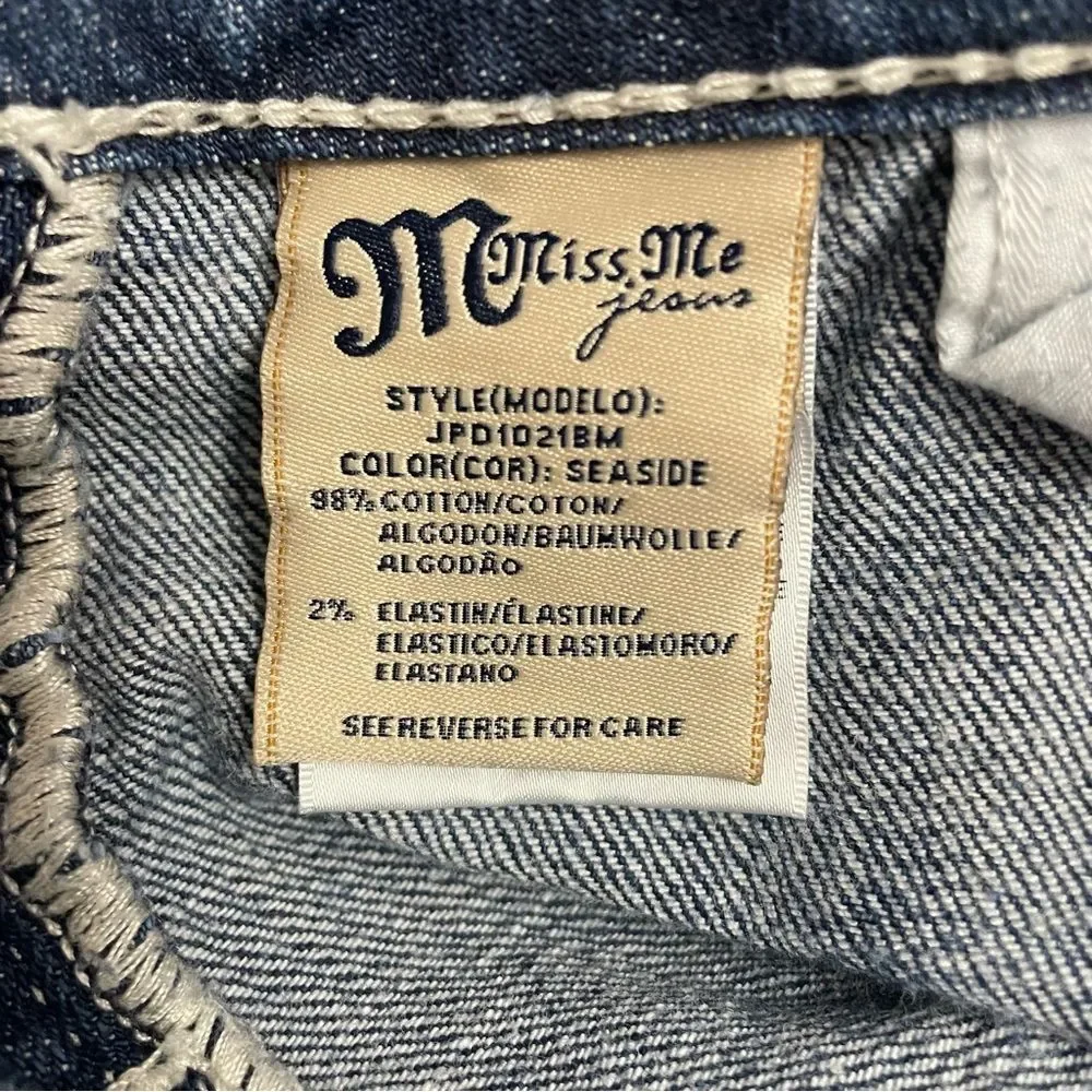 Miss Me Irene Bermuda Shorts Back Flap Y2K Long Jean Shorts Seaside Wash Size 28